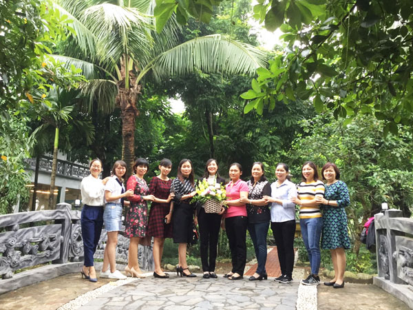 Công đoàn công ty chúc mừng chị e phụ nữ nhân ngày 08/03 và ngày 20/10