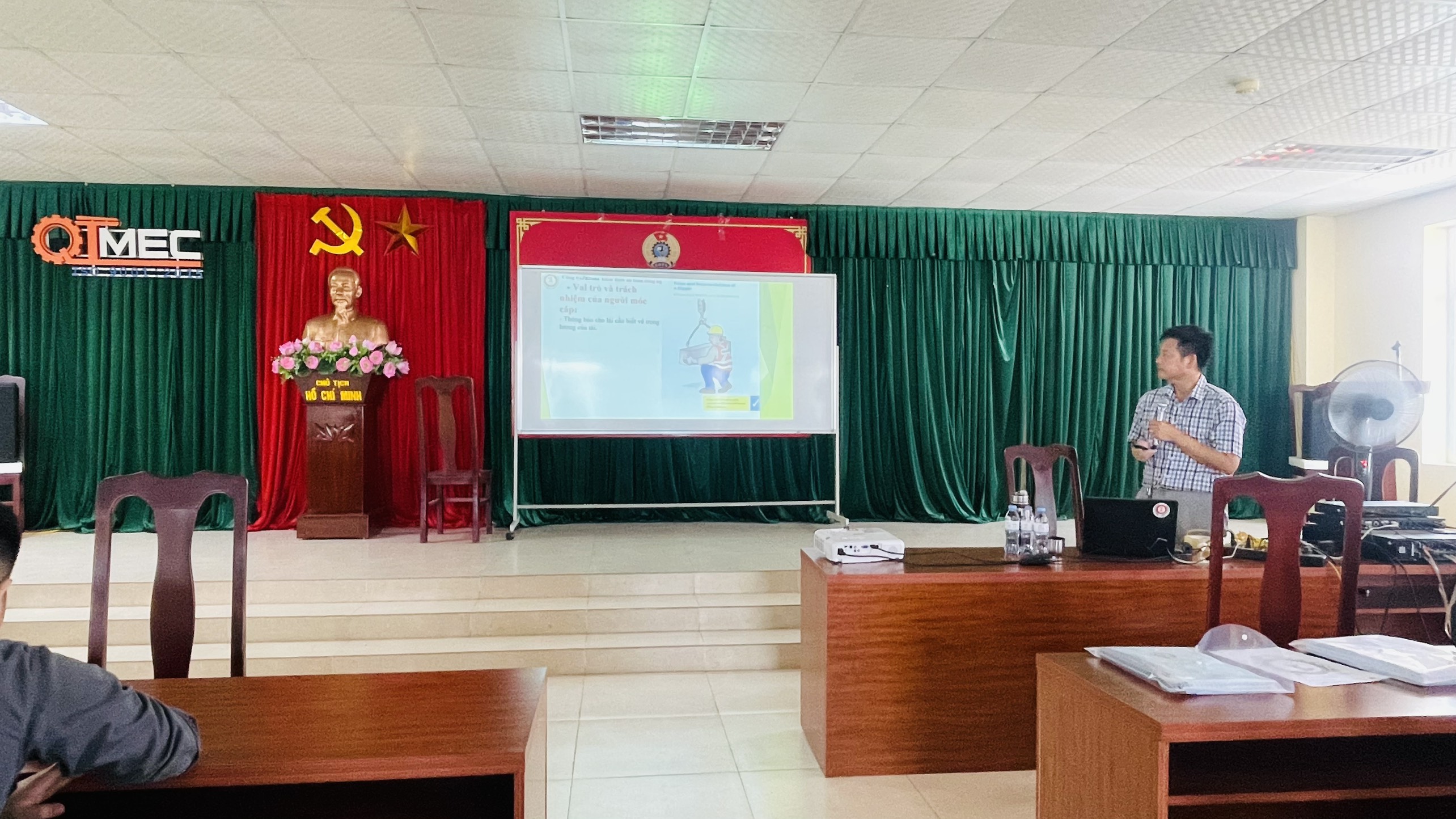 TỔ CHỨC HUẤN LUYỆN AN TOÀN VỆ SINH LAO ĐỘNG CHO NGƯỜI LAO ĐỘNG NĂM 2023